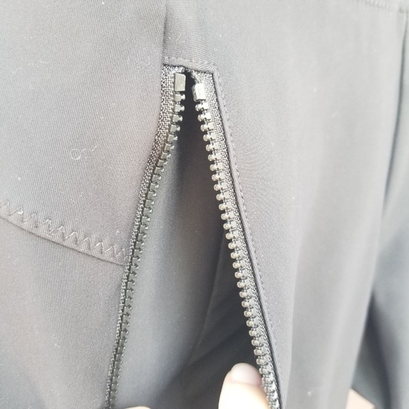 ATHLETA Women's Stellar Tight in Black size Extra Small style 870815 - Picture 8 of 14